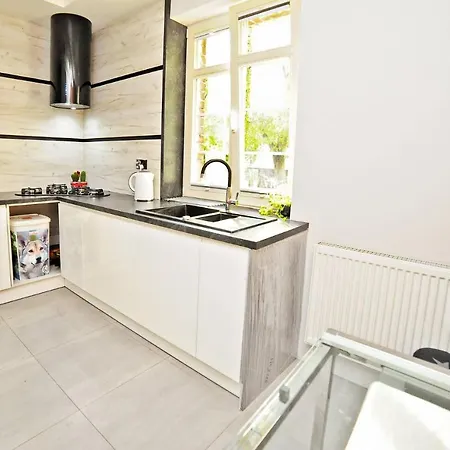 Grand - Malibu - Located 5 Minutes From The Sea 公寓 索波特