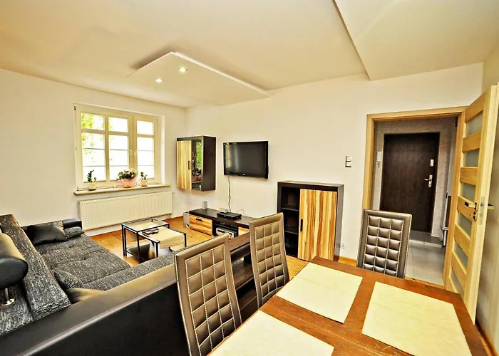 Grand - Malibu - Located 5 Minutes From The Sea Апартаменти