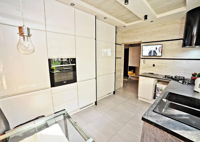 Апартаменти Grand - Malibu - Located 5 Minutes From The Sea Сопот